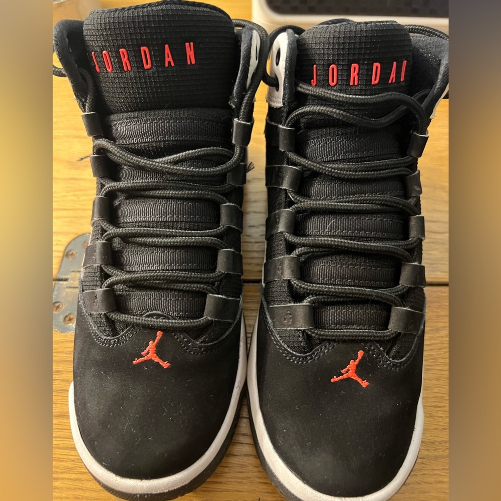 Nike Jordan sneakers boys 4